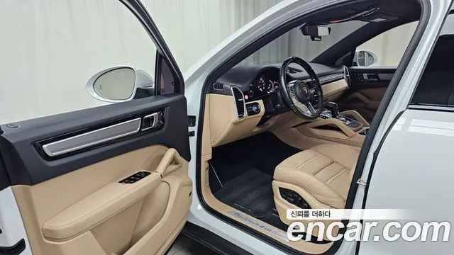 Porsche Cayenne 2022 thumb 11
