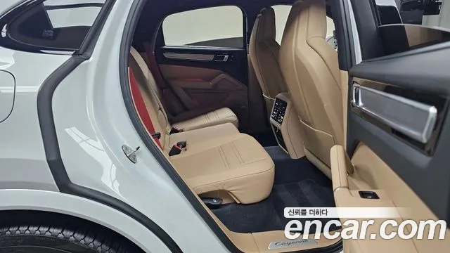 Porsche Cayenne 2022 thumb 7