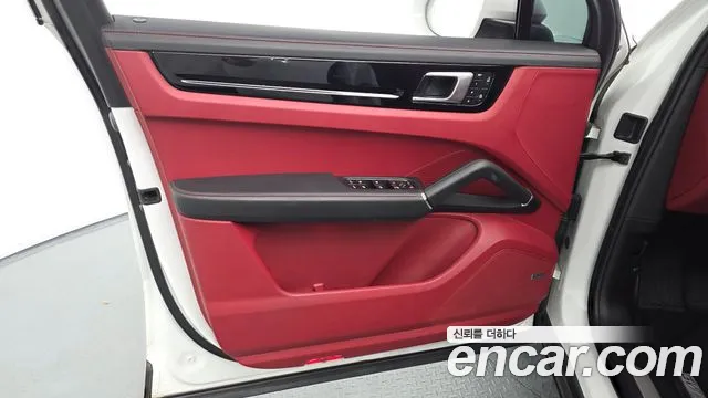 Porsche Cayenne 2022 thumb 7