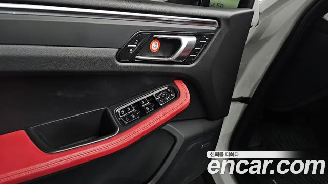 Porsche Macan 2021 thumb 9