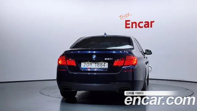 BMW 5 серии 2012 thumb 11