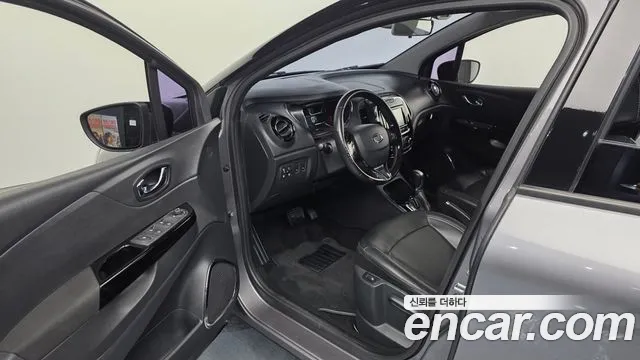 Renault QM3 2017 thumb 8
