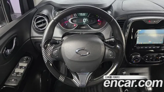 Renault QM3 2017 thumb 2