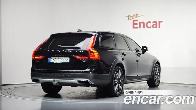 Volvo V90 Cross Country 2019 thumb 9