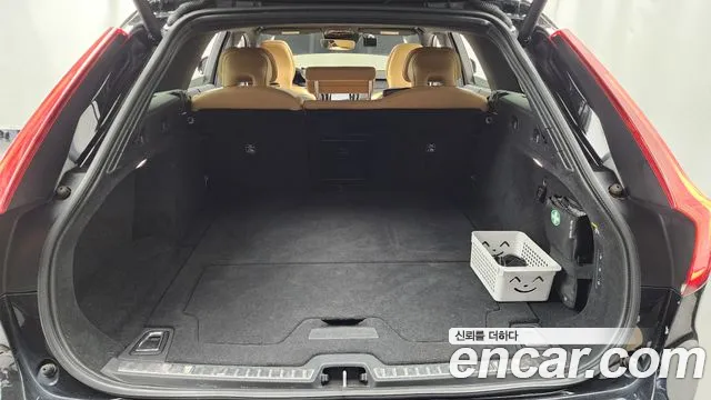 Volvo V90 Cross Country 2019 thumb 4