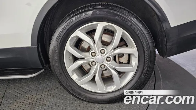 Land Rover Discovery 2019 thumb 4