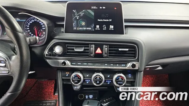 Genesis G70 2018 thumb 2