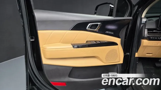 Kia Carnival 2022 thumb 3