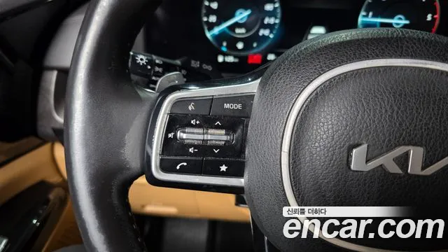 Kia Carnival 2022 thumb 4
