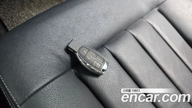 Mercedes-Benz E-Class 2013 thumb 7
