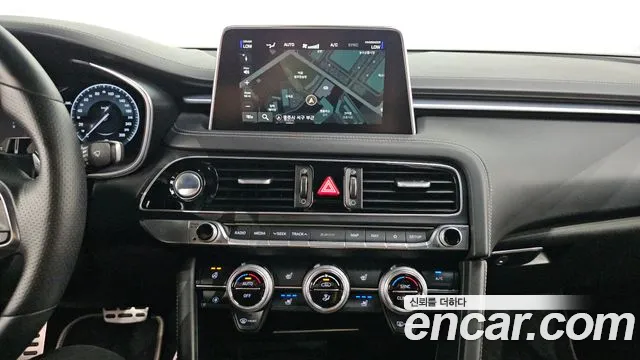 Genesis G70 2020 thumb 10