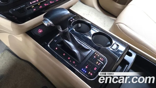 Kia Carnival 2017 thumb 5
