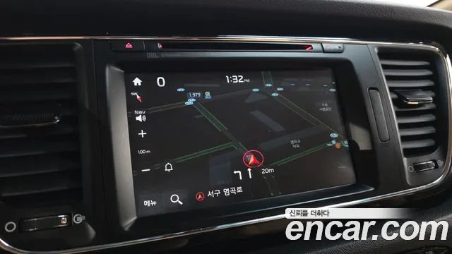 Kia Carnival 2017 thumb 4