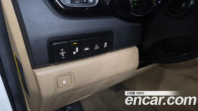 Kia Carnival 2017 thumb 8