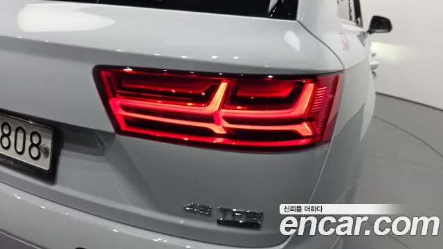 Audi Q7 2019 thumb 11