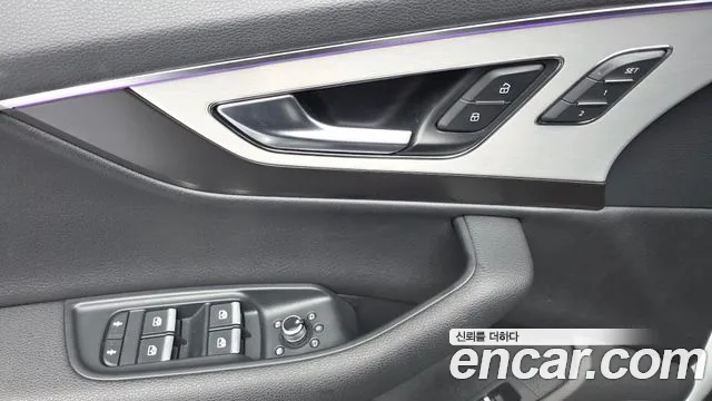 Audi Q7 2019 thumb 8