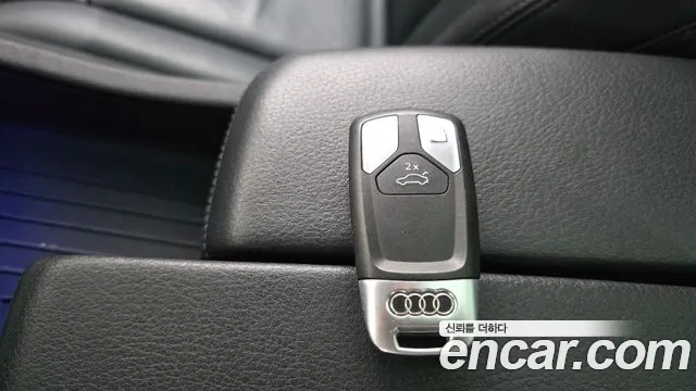 Audi Q7 2019 thumb 2