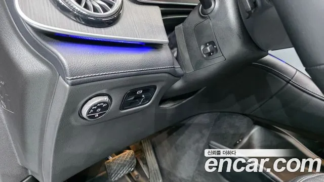 Mercedes-Benz EQE 2023 thumb 6