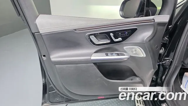 Mercedes-Benz EQE 2023 thumb 10