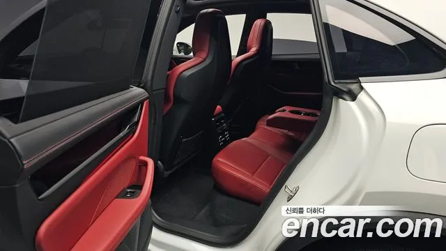 Porsche Macan EV 2025 thumb 12