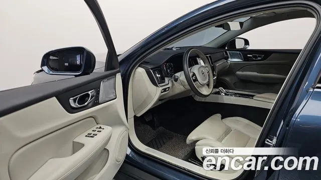 Volvo V60 Cross Country 2021 thumb 2