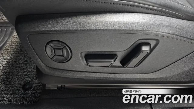 Audi Q3 2022 thumb 2