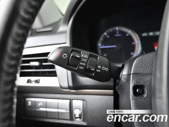KGM Rexton 2019 thumb 10