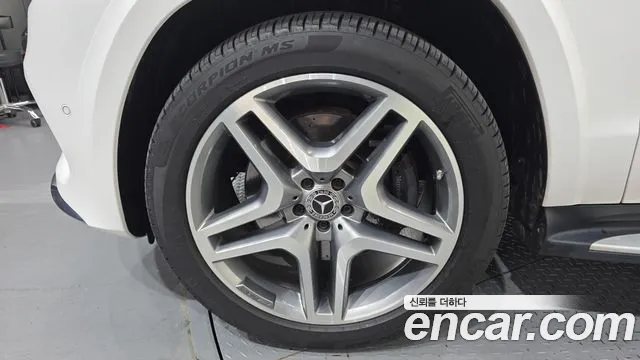 Mercedes-Benz GLS-Класс 2018 thumb 2