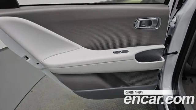Hyundai Ioniq6 2023 thumb 10