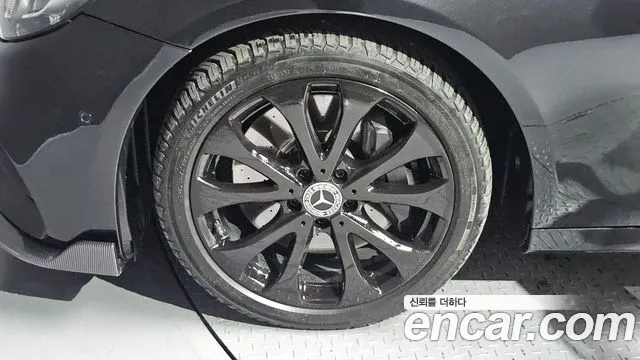 Mercedes-Benz E-Class 2019 thumb 4