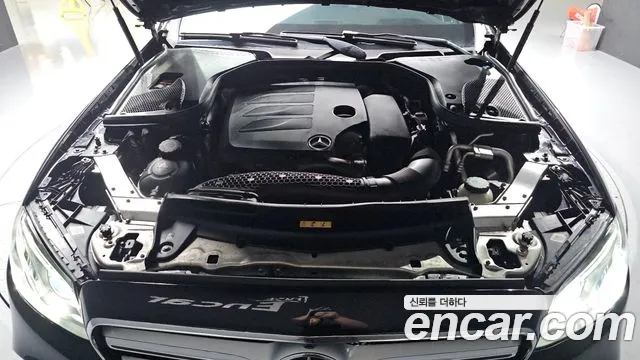 Mercedes-Benz E-Class 2019 thumb 9
