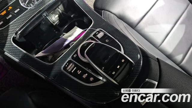 Mercedes-Benz E-Class 2019 thumb 11