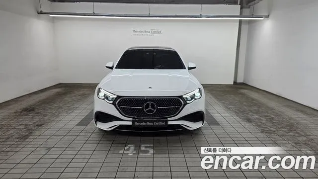 Mercedes-Benz E-Class 2025 thumb 9