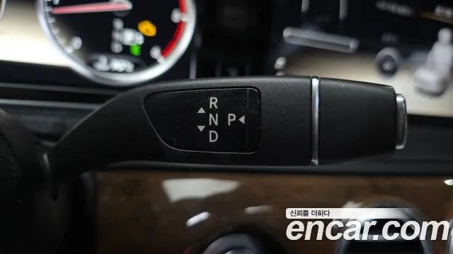 Mercedes-Benz S-Class 2014 thumb 12