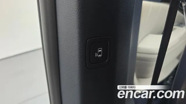 Kia Carnival 2024 thumb 4