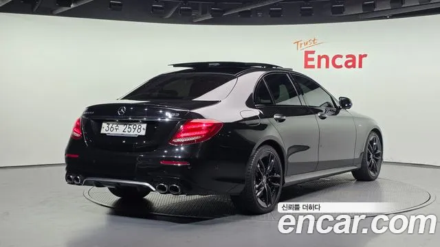 Mercedes-Benz E-Class 2019 thumb 12