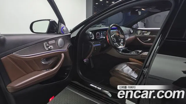 Mercedes-Benz E-Class 2019 thumb 10