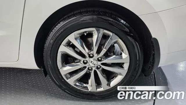 Kia Carnival 2017 thumb 5