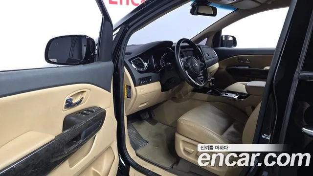 Kia Carnival 2020 thumb 8
