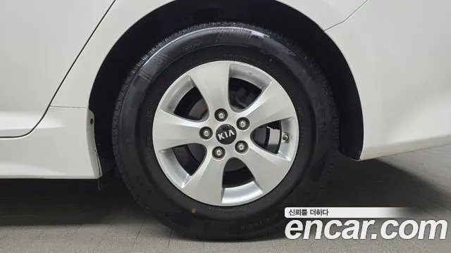 Kia K5 2015 thumb 6