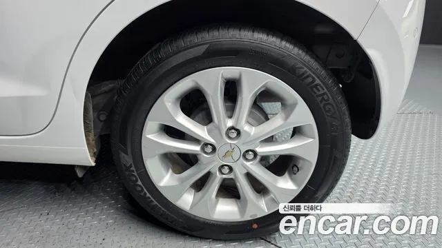Chevrolet Spark 2022 thumb 2