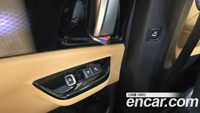 Kia Carnival 2021 thumb 9