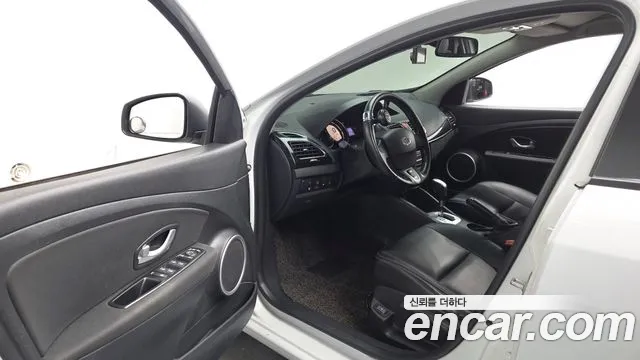Renault SM3 2016 thumb 8
