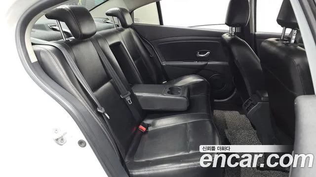 Renault SM3 2016 thumb 11