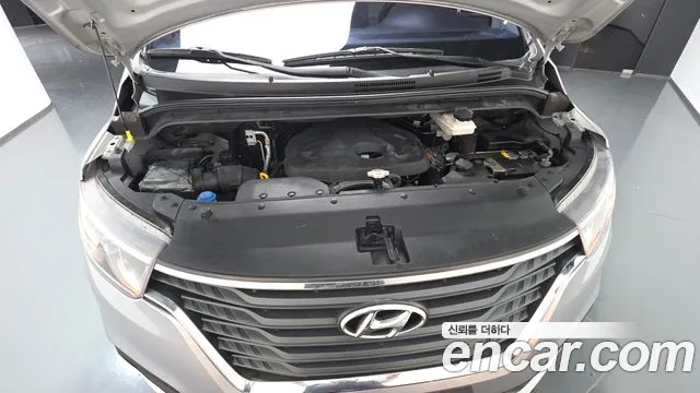 Hyundai Staria 2018 thumb 7