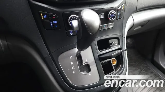 Hyundai Staria 2018 thumb 10