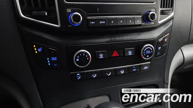 Hyundai Staria 2018 thumb 11