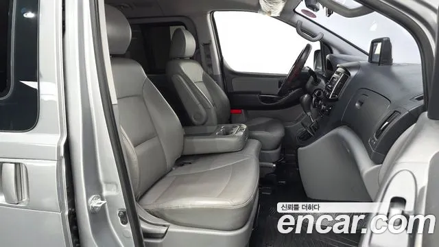 Hyundai Staria 2018 thumb 2