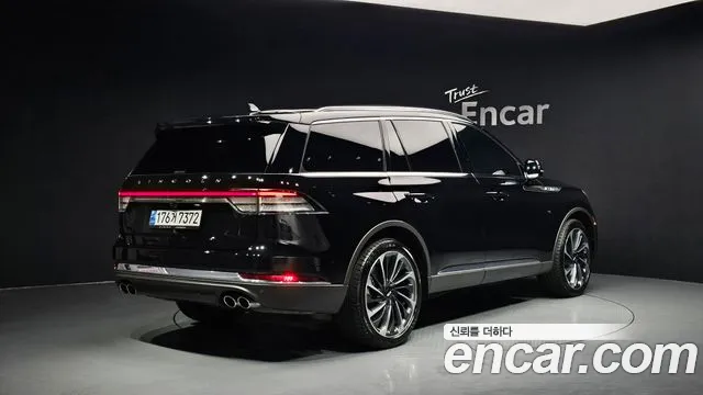 Lincoln Aviator 2023 thumb 3