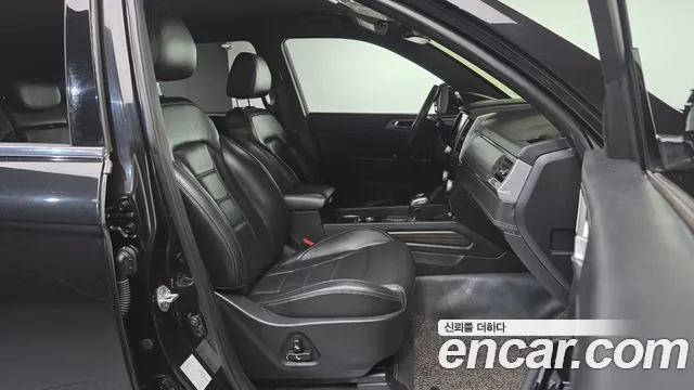 KGM Rexton 2019 thumb 2